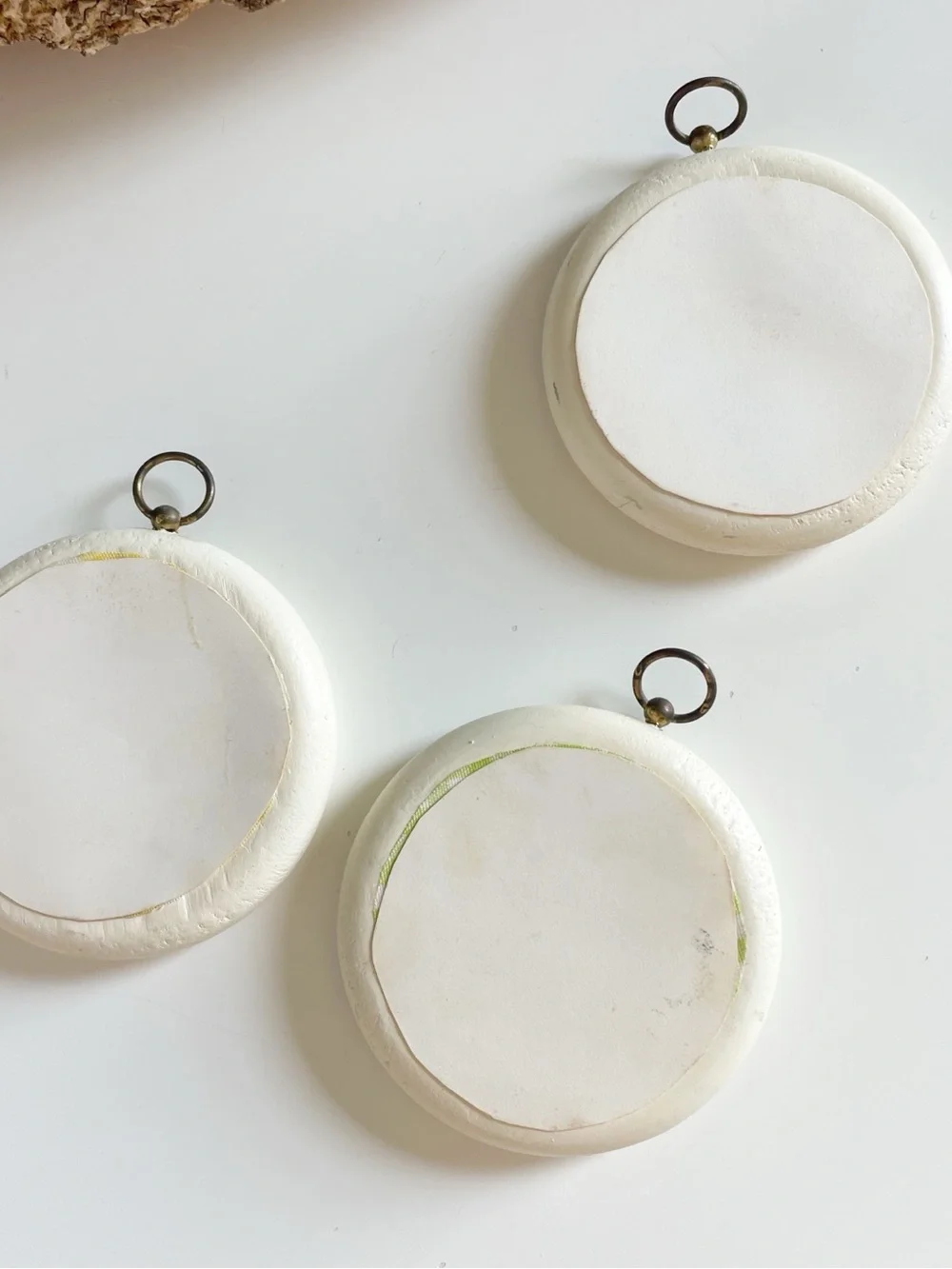 Vintage 1970’s White Round Gingham Doll Art Wall Hangings (Set of 3)